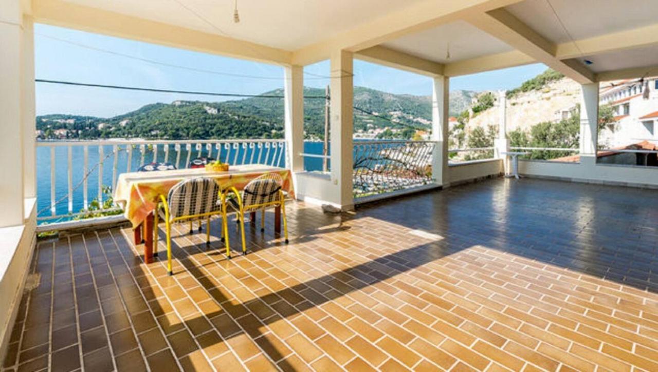 Violic Apartments Затон Екстериор снимка
