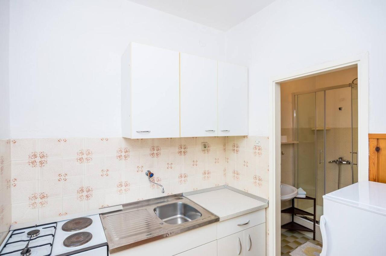 Violic Apartments Затон Екстериор снимка
