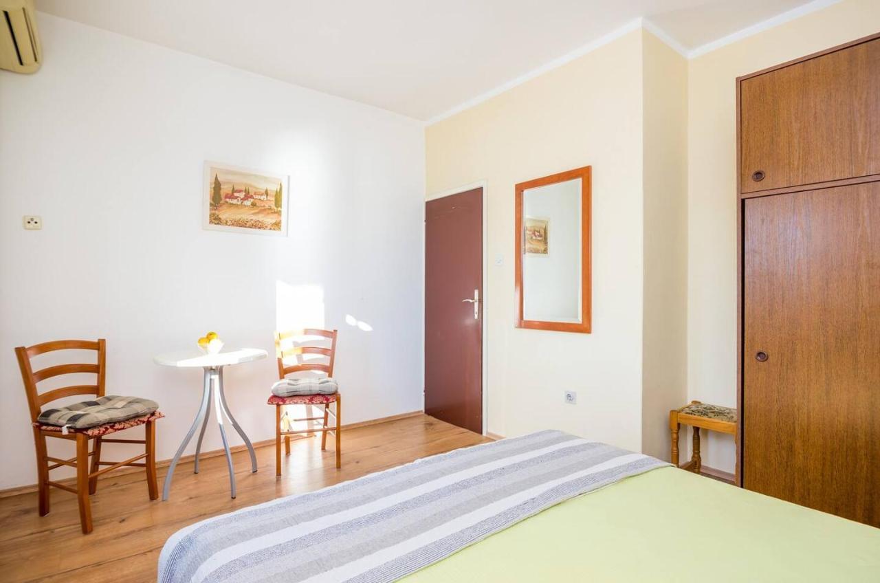 Violic Apartments Затон Екстериор снимка